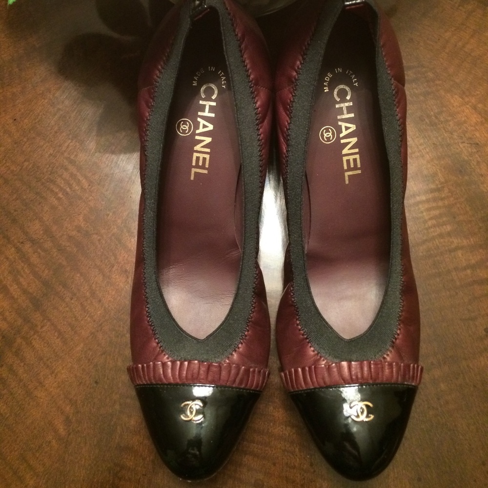 SOLD Authentic Chanel Lambskin Pumps, Size 40